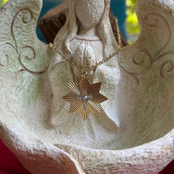 🍓GOLD PLATED VINTAGE MARCH BIRTHSTONE NECKLACE AQUAMARINE CROSS NECKLACE - Picture 1 of 4